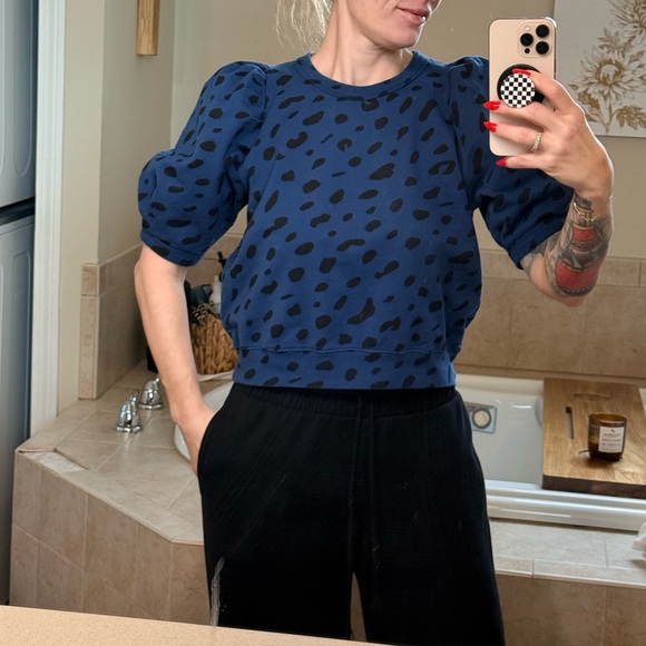 Clare V marine jag puff sleeve tee size small EUC - Picture 6 of 7